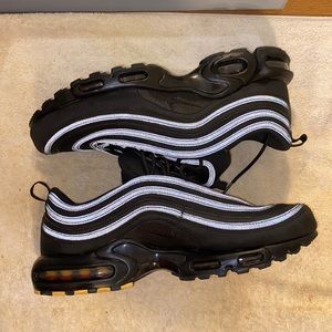 Air Max  Plus 97.  Black Metallic
